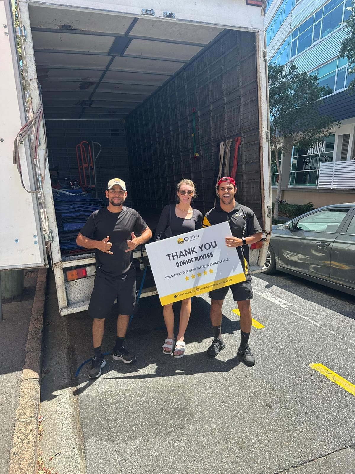 Happy reviewers with removalists