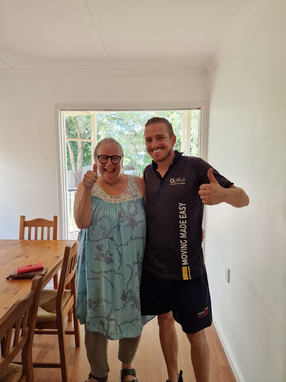 Happy reviewers with removalists